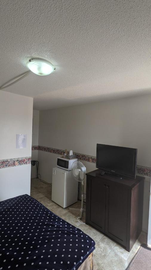 Balgonie Motel Motor Inn Pilot Butte Εξωτερικό φωτογραφία